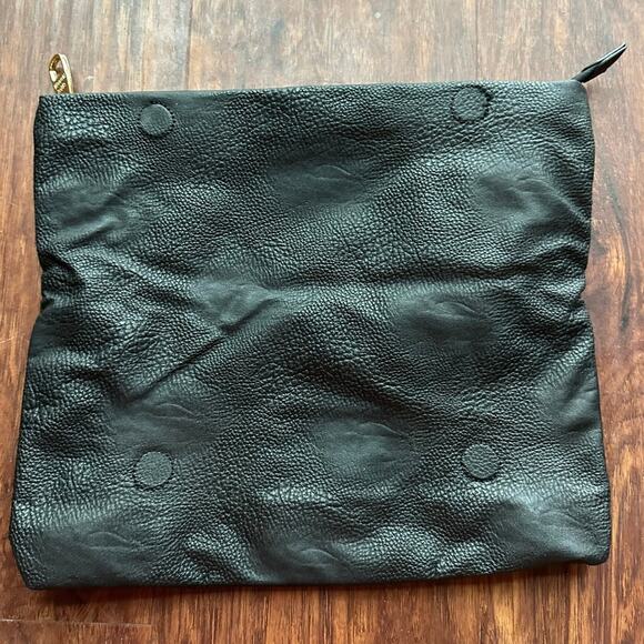 Steve Madden Rose Foldover Magnetic Zip Up Clutch Purse Black Faux Leather EUC! - Picture 3 of 8